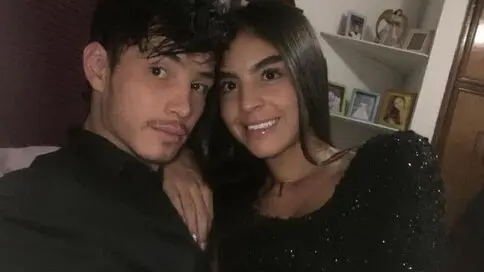EmilyAndMarco's live cam