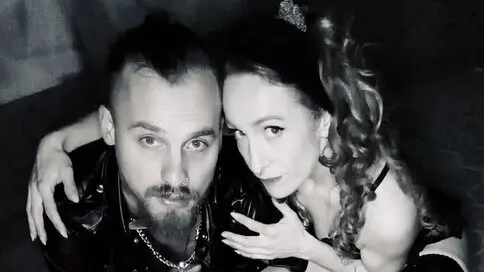 HoneyandClyde's live cam