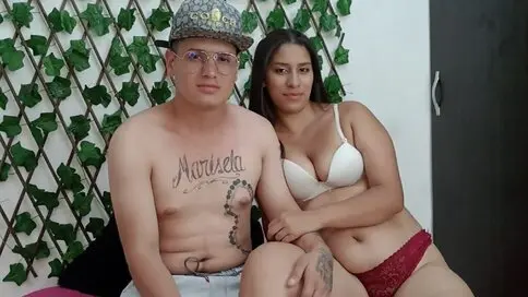 KarolandAdan's live cam