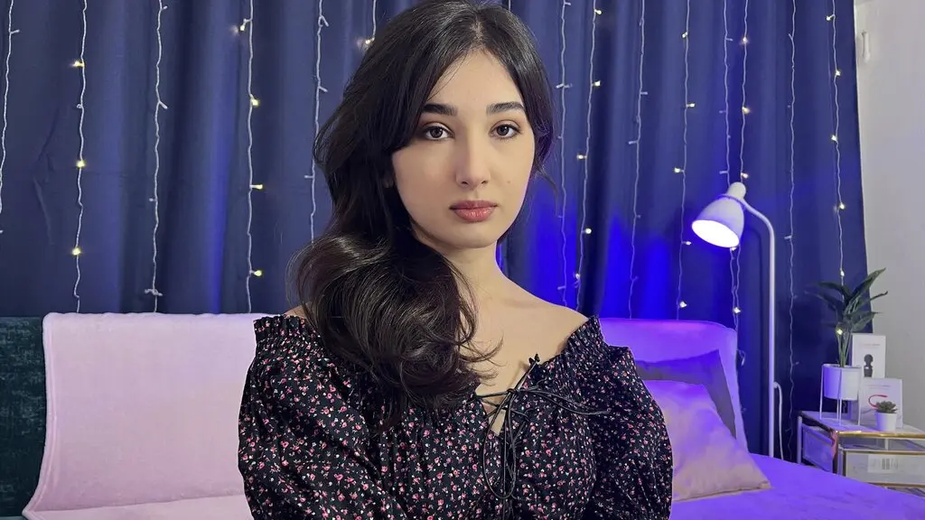 AlbinaMathews's live cam