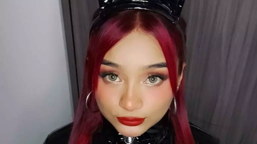 AlejandraConors's live cam