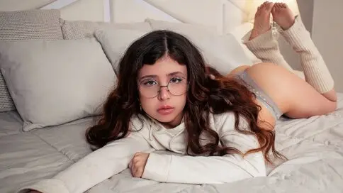 AlyBellemore's live cam