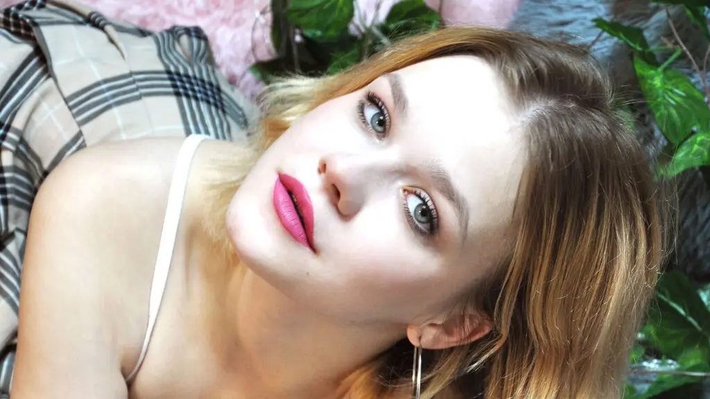 AviLarsen's live cam