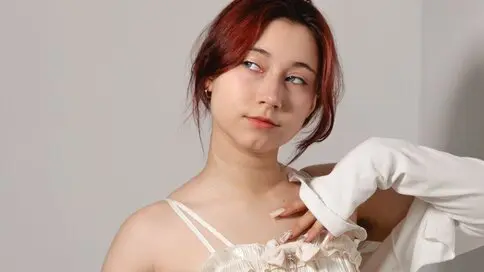 ClaraParks's live cam