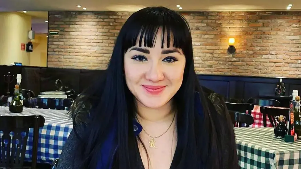 EmilyHaru's live cam