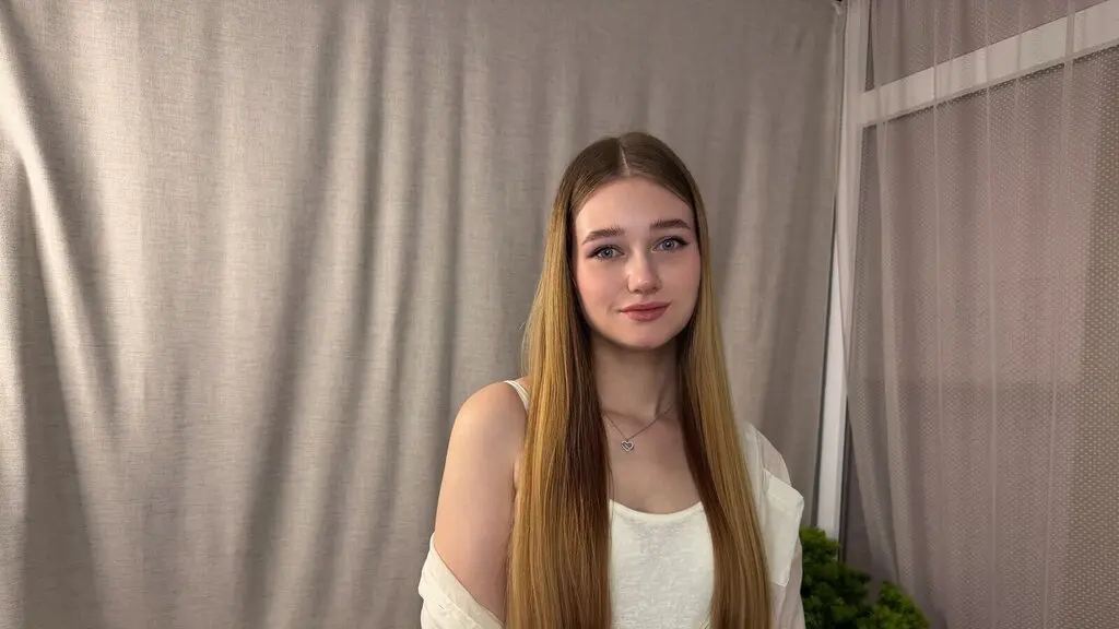 EmmiliRosse's live cam