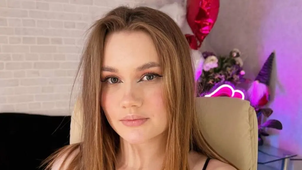 KateFaxie's live cam