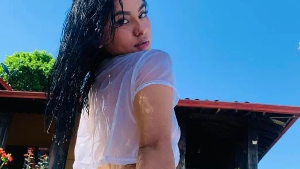 KathiaDavis's live cam