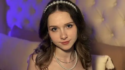 KiraGrasee's live cam