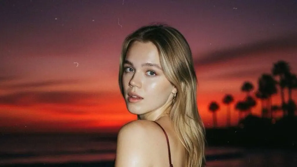 MitzieSabio's live cam