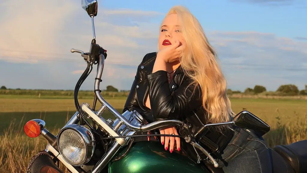 VivianeSevigny's live cam