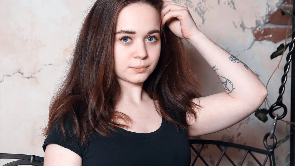 YoungAnita's live cam