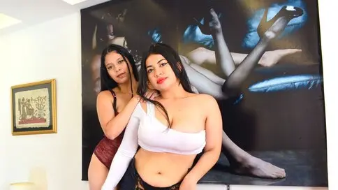 LunaAndMalory's live cam