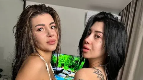 MishelandAnna's live cam